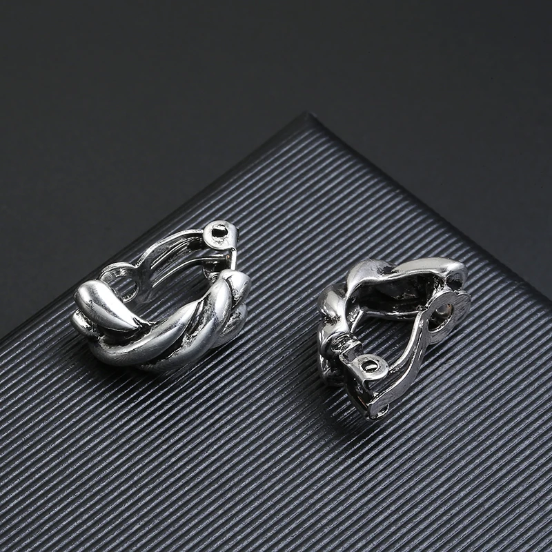 Vintage Minimalist Cross Texture Antique Sliver Clip Earrings Without Piercing for Women Party Punk Ear Clips Jewelry Wholesale
Vintage Minimalist Cross Texture Antique Sliver Clip Earrings Without Piercing for Women Party Punk Ear Clips Jewelry Wholesale