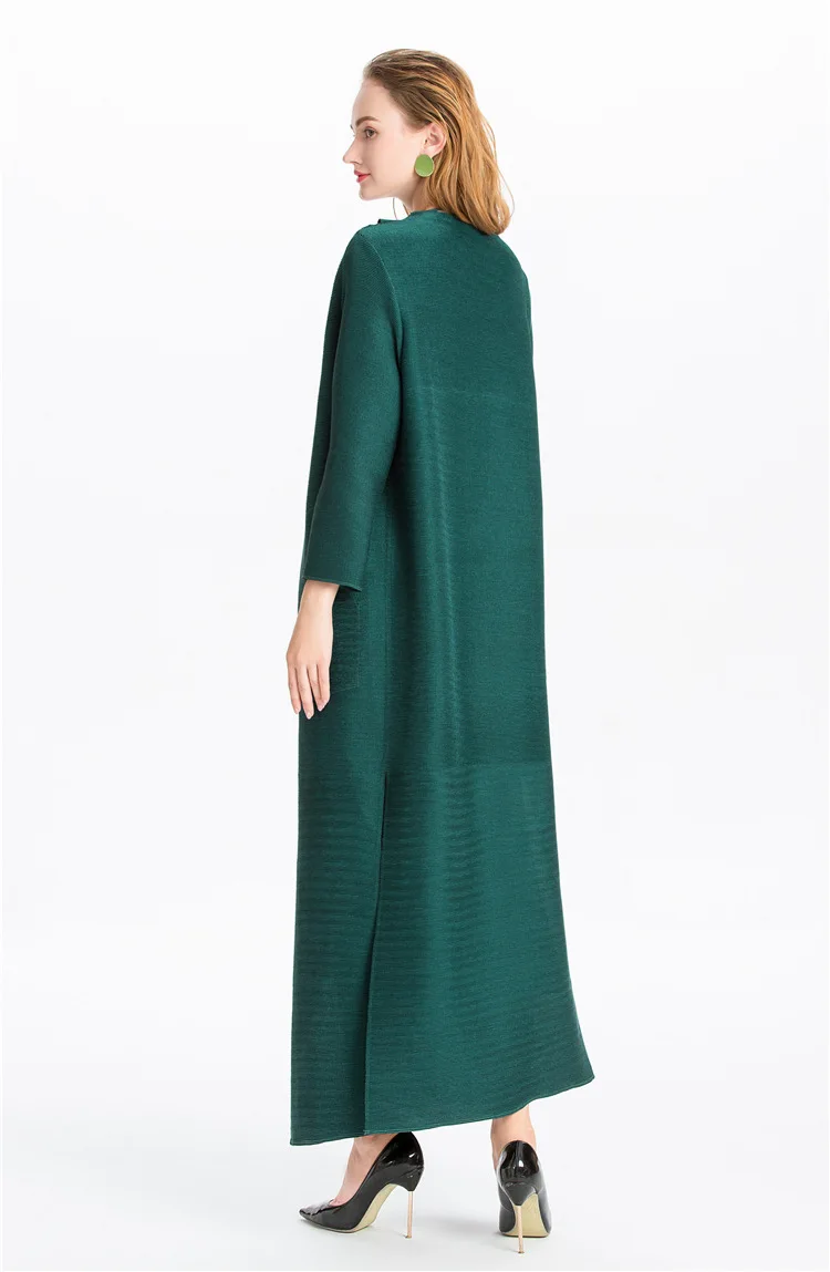 HOT SELLING Miyake new arrival solid trench outerwear pleated long sleeve v-neck trench outerwear IN STOCK
HOT SELLING Miyake new arrival solid trench outerwear pleated long sleeve v-neck trench outerwear IN STOCK