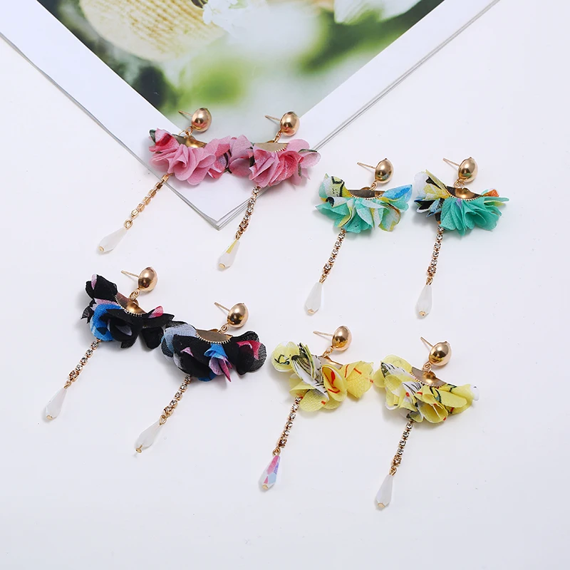 4 colors bohemian ethnic fashion vintage rhinestone fringed dangle earrings for women's charm tassels statement earrings jewelry
4 colors bohemian ethnic fashion vintage rhinestone fringed dangle earrings for women's charm tassels statement earrings jewelry