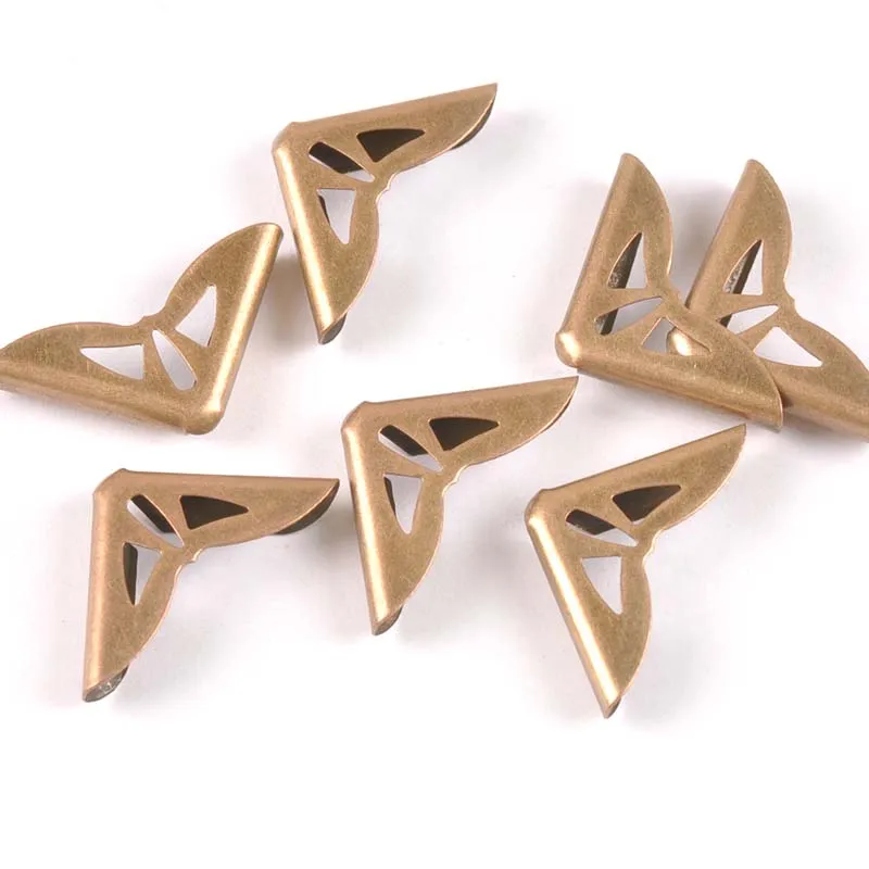 Bronze Plating Metal Corners For Books Scrapbooking Photo Albums Menus Crafts DIY 50pcs 23x23x4mm CP2096
Bronze Plating Metal Corners For Books Scrapbooking Photo Albums Menus Crafts DIY 50pcs 23x23x4mm CP2096