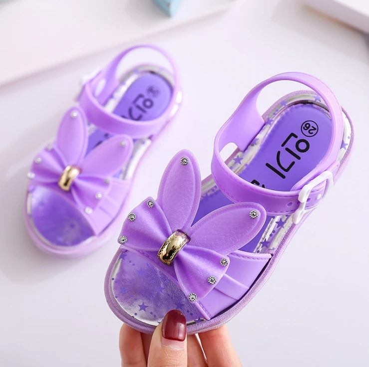 Summer new girls rhinestone sandals kids soft bottom non-slip princess shoes student shoes Korean princess sandals
Summer new girls rhinestone sandals kids soft bottom non-slip princess shoes student shoes Korean princess sandals