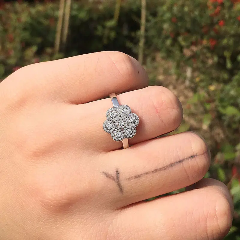 Huitan Luxury Wedding Anniversary Ring Pretty Flower Women Ring Wholesale Teen Girl Ring New Arrival Fashion Jewelry Bridal Ring
Huitan Luxury Wedding Anniversary Ring Pretty Flower Women Ring Wholesale Teen Girl Ring New Arrival Fashion Jewelry Bridal Ring