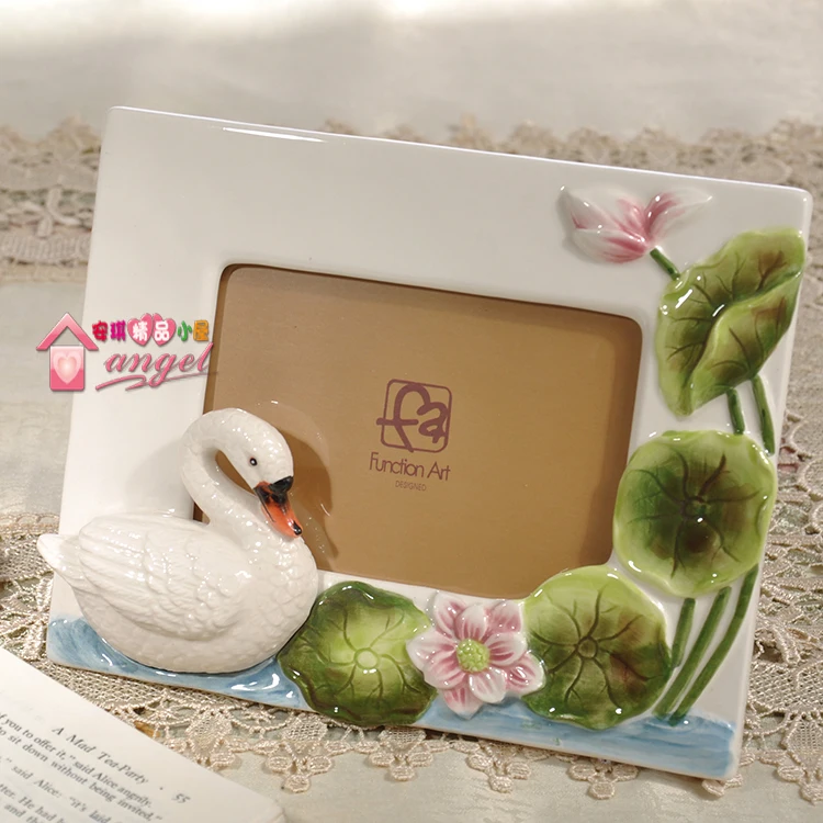 duck ceramic Portrait Picture photo frame home decor crafts room decoration handicraft porcelain figurines wedding decorations
duck ceramic Portrait Picture photo frame home decor crafts room decoration handicraft porcelain figurines wedding decorations