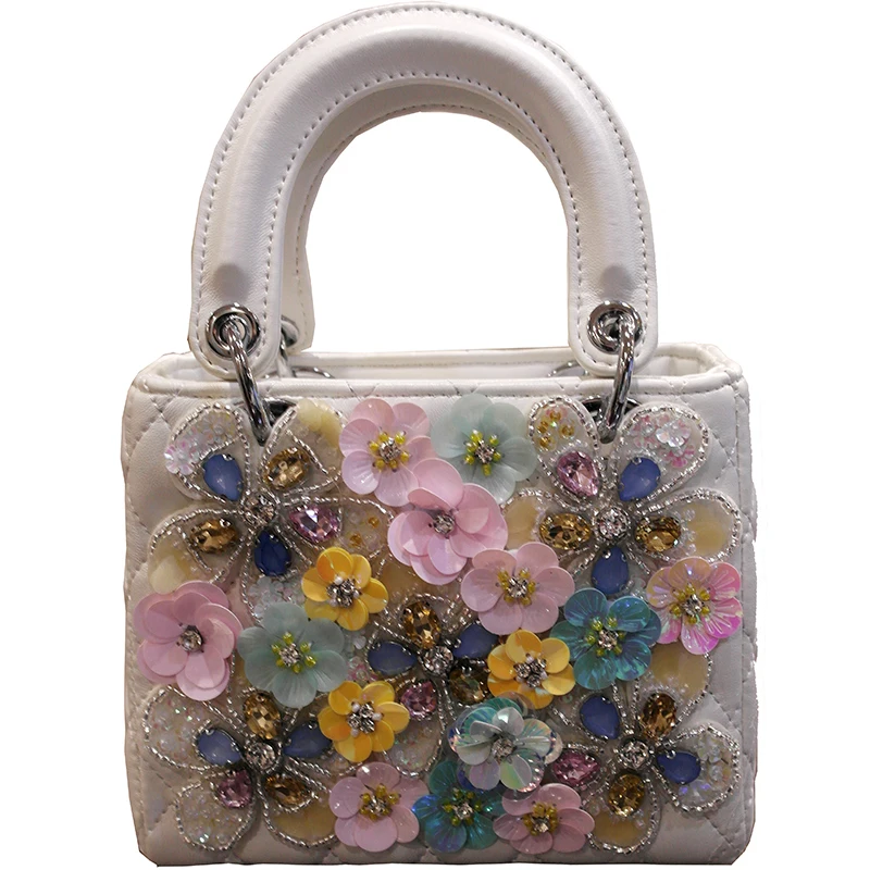 New fashion Twinkle diamond box lady with super-hot personality hand-inlaid drill handbag with shoulder sling evening bag
New fashion Twinkle diamond box lady with super-hot personality hand-inlaid drill handbag with shoulder sling evening bag