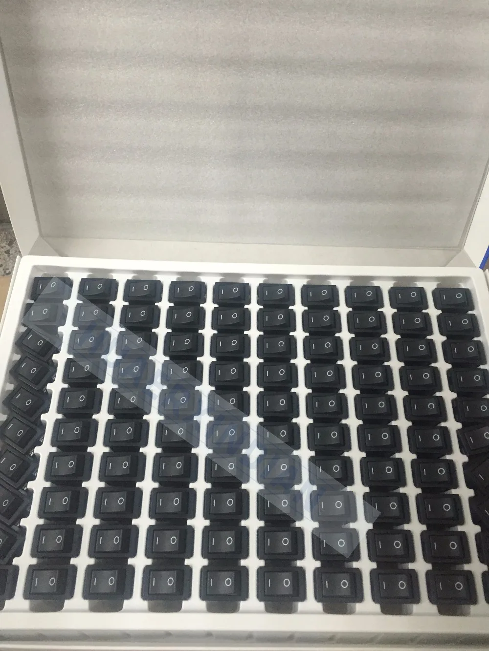Ship type switching power supply switch 10A250V threaded hole 4-foot warped plate switch
Ship type switching power supply switch 10A250V threaded hole 4-foot warped plate switch