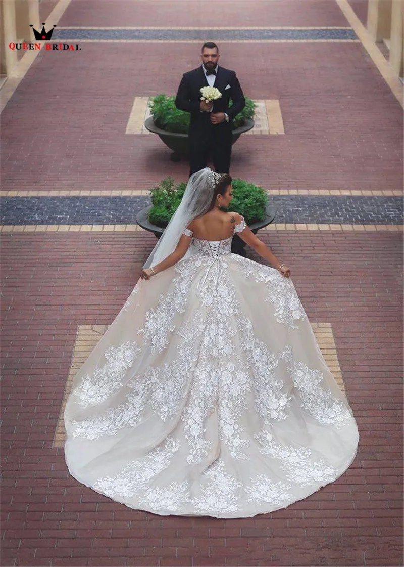 Custom Made Ball Gown Sweetheart Tulle Lace Flowers Appliques Luxury Muslim Vintage Wedding Dresses 2021 New Wedding Gown NY62
Custom Made Ball Gown Sweetheart Tulle Lace Flowers Appliques Luxury Muslim Vintage Wedding Dresses 2021 New Wedding Gown NY62