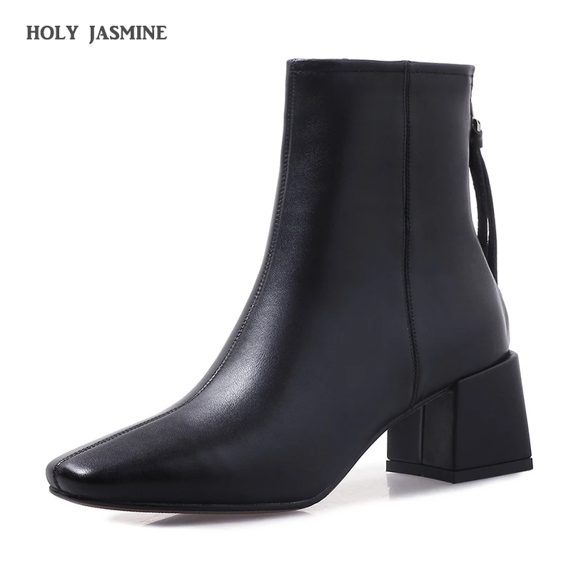 2019 Spring/Autumn New Women Genuine Leather Martin Boots Comfortable Mid Heel Ankle Boots Fashion Shoes Black Women Boots
2019 Spring/Autumn New Women Genuine Leather Martin Boots Comfortable Mid Heel Ankle Boots Fashion Shoes Black Women Boots