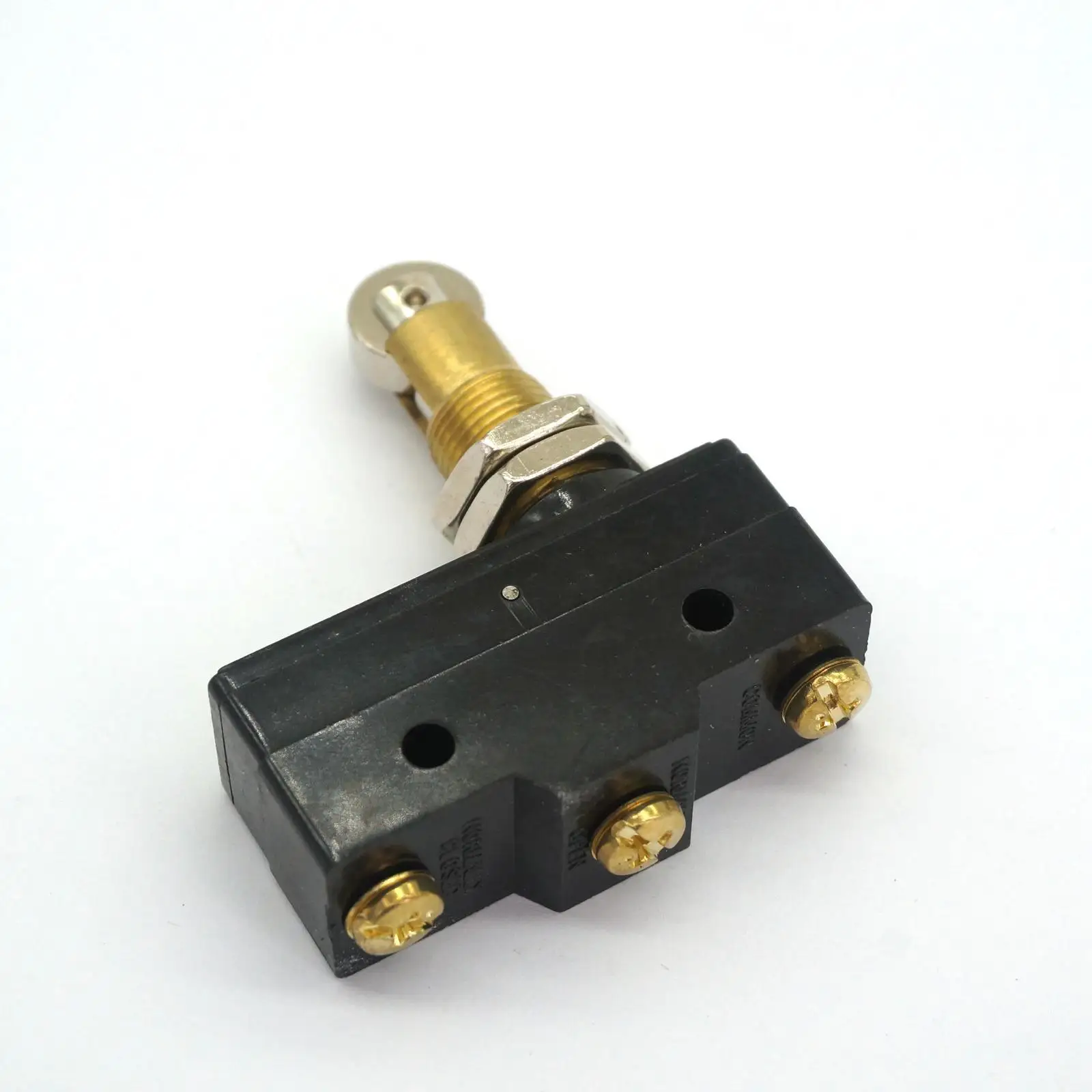 XZ-15GQ22-B 15A 125VAC 3-контактный SPDT микропереключатель, крепежный роликовый поршень IP40, микропереключатель
XZ-15GQ22-B 15A 125VAC 3-контактный SPDT микропереключатель, крепежный роликовый поршень IP40, микропереключатель