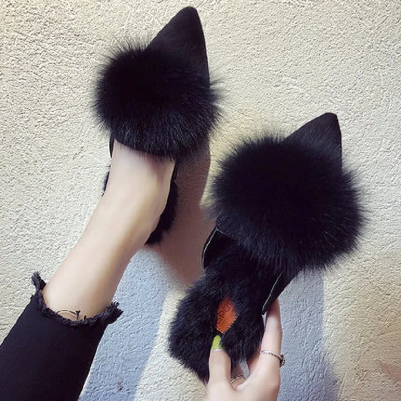 New Baotou half slippers female spring and autumn pointed retro fashion ladies flat slippers.
New Baotou half slippers female spring and autumn pointed retro fashion ladies flat slippers.
