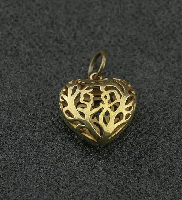 Collectable Chinese Pure Brass Carved Hearts of lovers Car key chain Exquisite Small Pendant Statues
Collectable Chinese Pure Brass Carved Hearts of lovers Car key chain Exquisite Small Pendant Statues