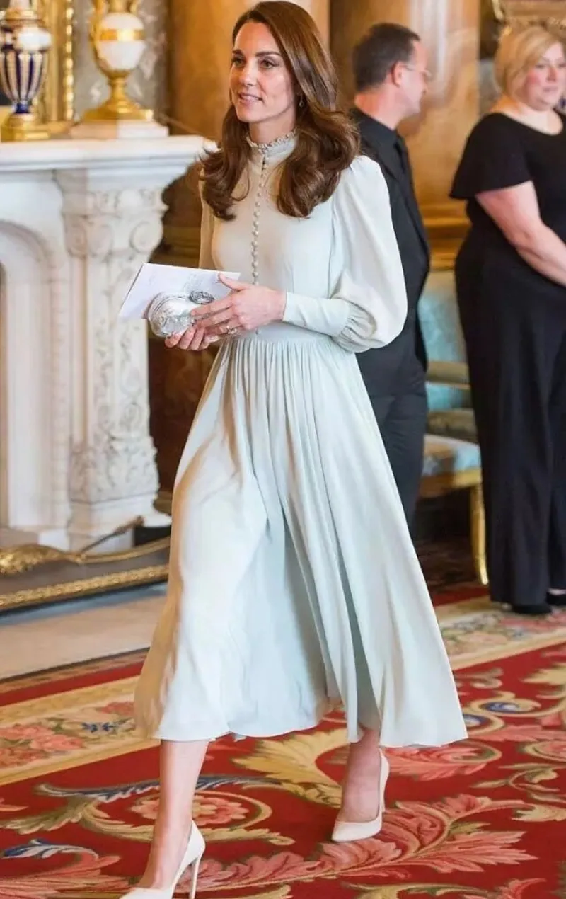 New Kate Middleton Princess Chiffon dress vintage elegant Lantern Sleeve long Pleated dresses 4125
New Kate Middleton Princess Chiffon dress vintage elegant Lantern Sleeve long Pleated dresses 4125