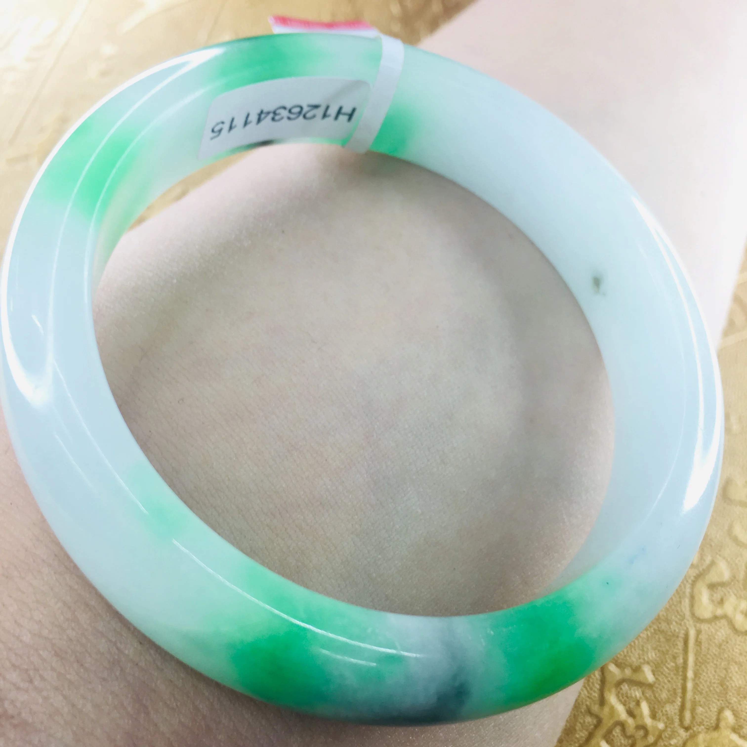 Send Certificate Natural Jadeite Bracelet Beautiful Tricolor 54-61mm Female Princess Jade Bracelet Jewelry Gift
Send Certificate Natural Jadeite Bracelet Beautiful Tricolor 54-61mm Female Princess Jade Bracelet Jewelry Gift
