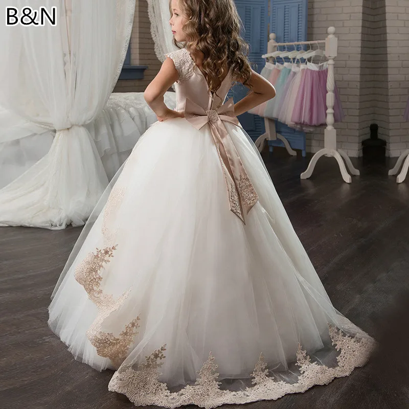 2019 New Children's Wedding Dress Flower Girl Dresses Performance Piano Birthday Party Banquet Ball Gown White 
2019 New Children's Wedding Dress Flower Girl Dresses Performance Piano Birthday Party Banquet Ball Gown White