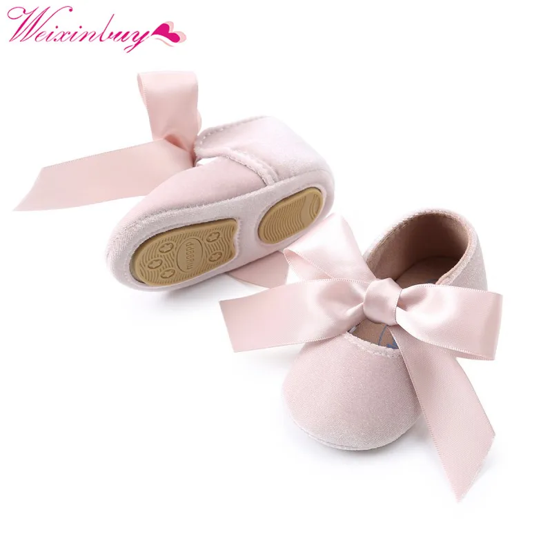 Spring Baby Girl Shoes Suede Ribbon Bow Asakuchi Fashion Baby Shoes Newborn First Walkers Baby Shoes
Spring Baby Girl Shoes Suede Ribbon Bow Asakuchi Fashion Baby Shoes Newborn First Walkers Baby Shoes