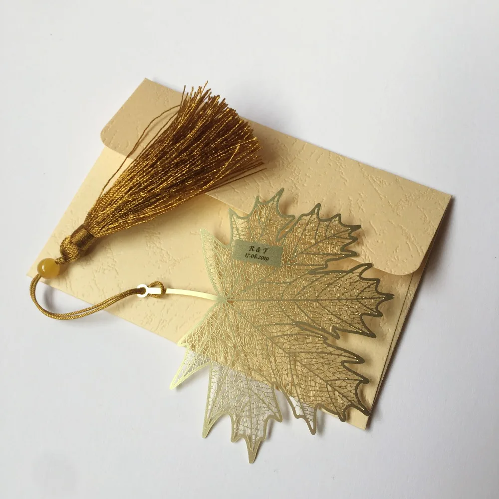 12pcs lot Creative Metal Custom name Gold Leaves Bookmark Wedding favors Bridesmaid gift Graduation gifts Bookmarks for books
12pcs lot Creative Metal Custom name Gold Leaves Bookmark Wedding favors Bridesmaid gift Graduation gifts Bookmarks for books
