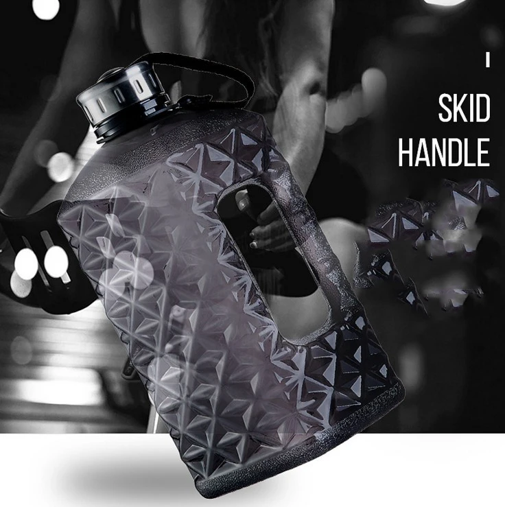 Summer cold water cup 2200ml diamond design portable stainless steel cover large capacity fitness bottle
Summer cold water cup 2200ml diamond design portable stainless steel cover large capacity fitness bottle