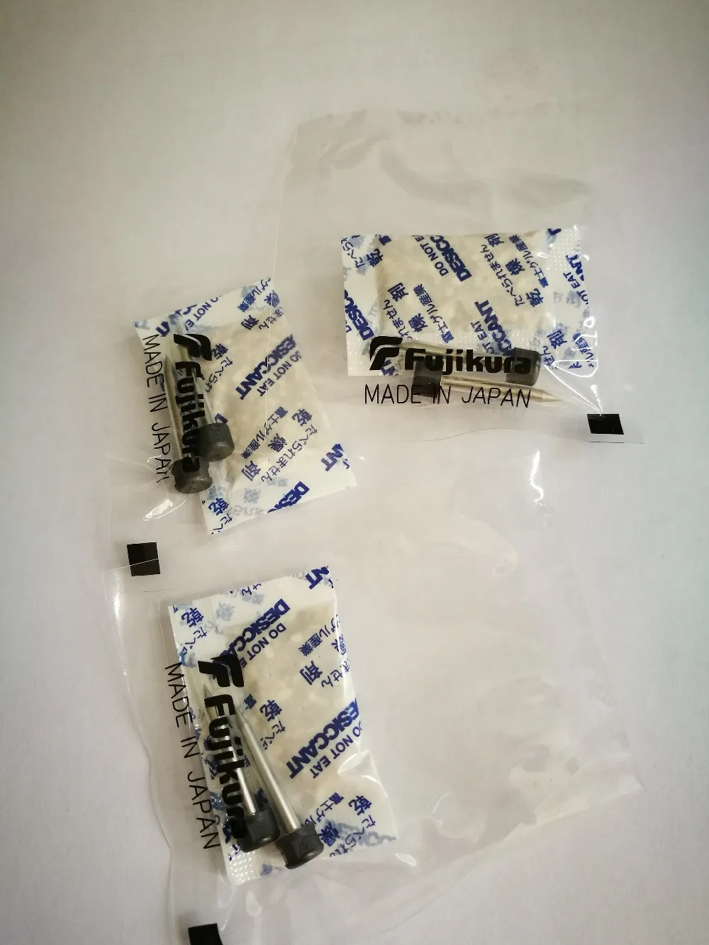 Free Shipping 20 pairs ORIGINAL ELCT2-20A electrodes for 50S/60S/60R/70S/70R/80S fusion splicer
Free Shipping 20 pairs ORIGINAL ELCT2-20A electrodes for 50S/60S/60R/70S/70R/80S fusion splicer