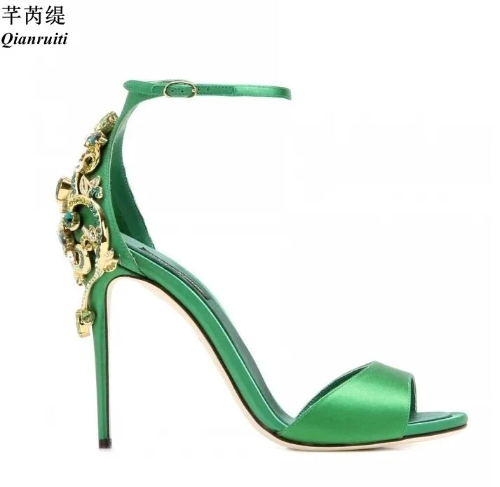 Qianruiti Women Luxury Diamonds Sandals Gladiator Crystal High Heels 10 cm Stilettos Bridal Heel Wedding Dress Sandals
Qianruiti Women Luxury Diamonds Sandals Gladiator Crystal High Heels 10 cm Stilettos Bridal Heel Wedding Dress Sandals