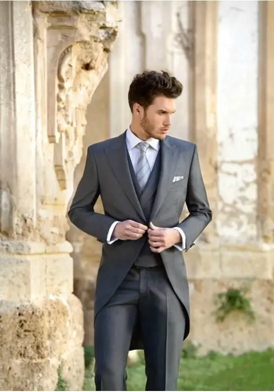 High Quality Mens Suits Groom Tuxedos Groomsmen Wedding Party Dinner Best Man Suits Blazer (Jacket+Pants+Vest+Tie) NO:1033
High Quality Mens Suits Groom Tuxedos Groomsmen Wedding Party Dinner Best Man Suits Blazer (Jacket+Pants+Vest+Tie) NO:1033
