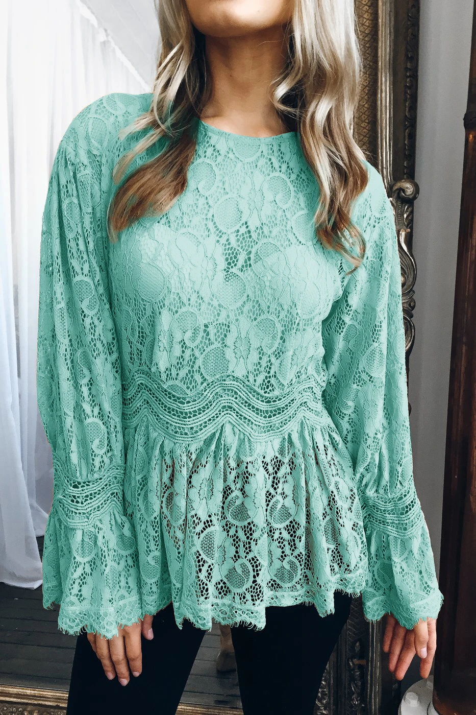 Blouse Womens 2018 Loose Sleeve Lace O-neck Chiffon Fashion Flower Lady Casual Tops Blouse
Blouse Womens 2018 Loose Sleeve Lace O-neck Chiffon Fashion Flower Lady Casual Tops Blouse