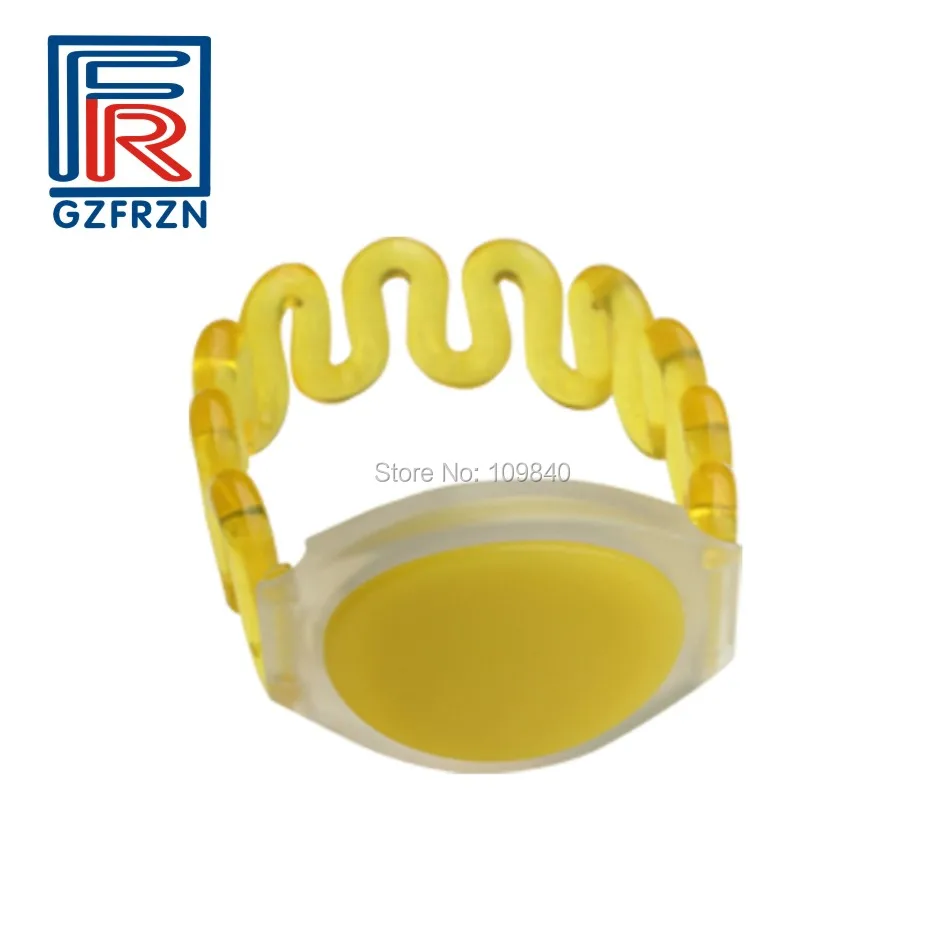 1pcs/lot TK4100/EM4100 Plastic RFID watch band water proof Bracelet Suitable for Swimming pool / Sauna / Club Etc.damp places
1pcs/lot TK4100/EM4100 Plastic RFID watch band water proof Bracelet Suitable for Swimming pool / Sauna / Club Etc.damp places