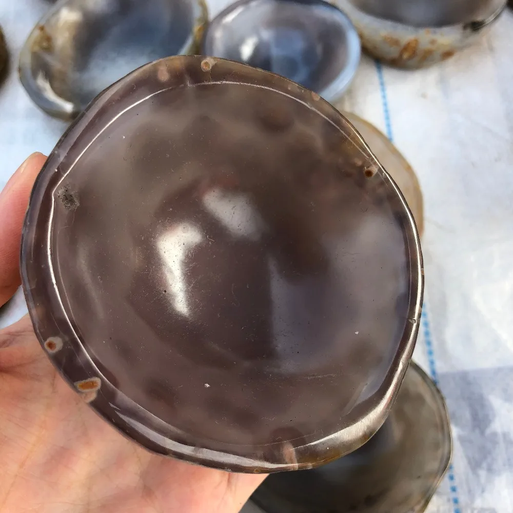 1 piece beautiful natural agate bowl agate Ashtray crystal ashtray for home decoration natural stone agate bowl
1 piece beautiful natural agate bowl agate Ashtray crystal ashtray for home decoration natural stone agate bowl