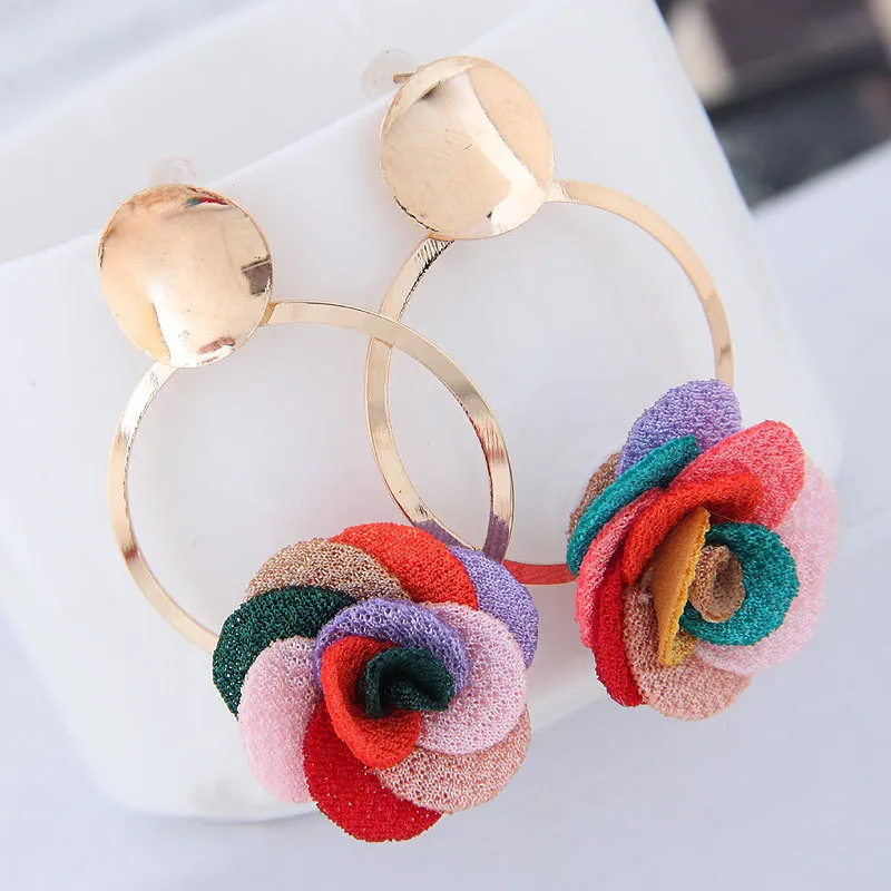 European And American Fashion Metal Sweet Cloth Art Small Flowers Individual Famous Ethnic Temperament Female Earrings
European And American Fashion Metal Sweet Cloth Art Small Flowers Individual Famous Ethnic Temperament Female Earrings