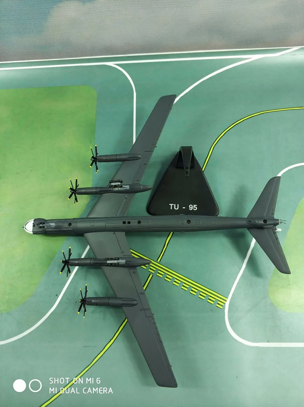 1:72 alloy TU 95 bomber,high simulation Metal TU95 fighter models,diecast metal toy,children's educational toys,free shipping
1:72 alloy TU 95 bomber,high simulation Metal TU95 fighter models,diecast metal toy,children's educational toys,free shipping