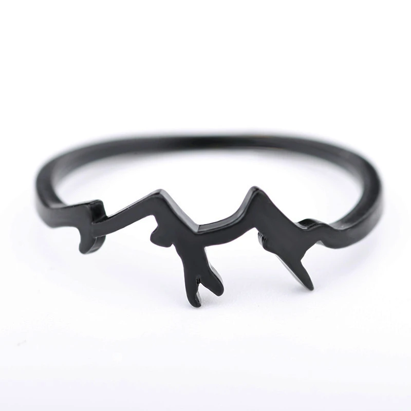 LOREDANA Simple snow mountain peak ring, personality fashion geometric mountain lovers smooth ring.It stands for firm will.
LOREDANA Simple snow mountain peak ring, personality fashion geometric mountain lovers smooth ring.It stands for firm will.