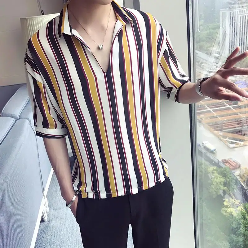 LOLDEAL Summer Five-point Sleeve Shirt Social Guy Vertical Stripes V-neck Sleeve Shirt Men's Casual Fashion Loose Shirt
LOLDEAL Summer Five-point Sleeve Shirt Social Guy Vertical Stripes V-neck Sleeve Shirt Men's Casual Fashion Loose Shirt