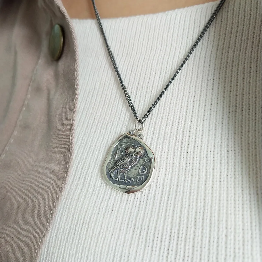 Retro Authentic 925 Sterling silver figure pendant Thai silver Retro Owl Animal Bird creative necklace Fine jewelry X178
Retro Authentic 925 Sterling silver figure pendant Thai silver Retro Owl Animal Bird creative necklace Fine jewelry X178