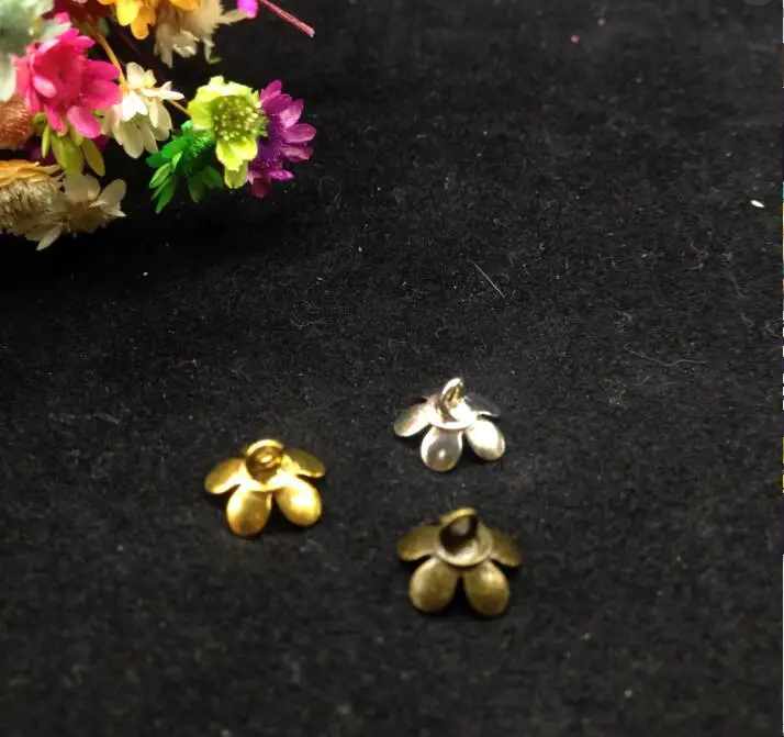 500pieces/lot Copper Pendant Connector Bail Caps 5 petal Beads cap Gold/Silver/Antique Bronze Plated Jewelry Findings accessory
500pieces/lot Copper Pendant Connector Bail Caps 5 petal Beads cap Gold/Silver/Antique Bronze Plated Jewelry Findings accessory