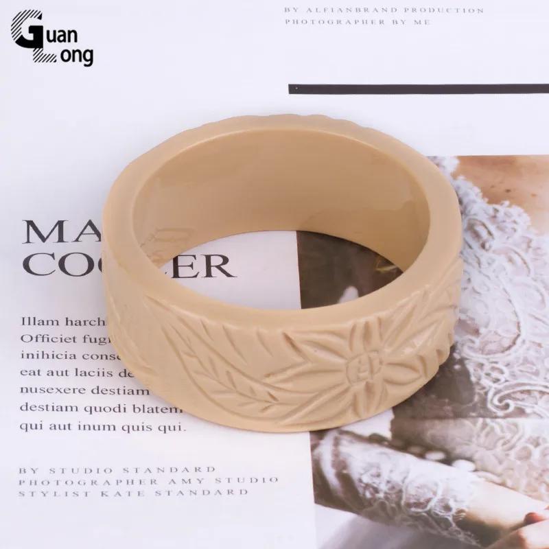 GuanLong Vintage Cuff Engraved Flower Bracelets Bangles for Women Resin Black Wide Fashion Love Simple Bracelet Jewelry 2020
GuanLong Vintage Cuff Engraved Flower Bracelets Bangles for Women Resin Black Wide Fashion Love Simple Bracelet Jewelry 2020