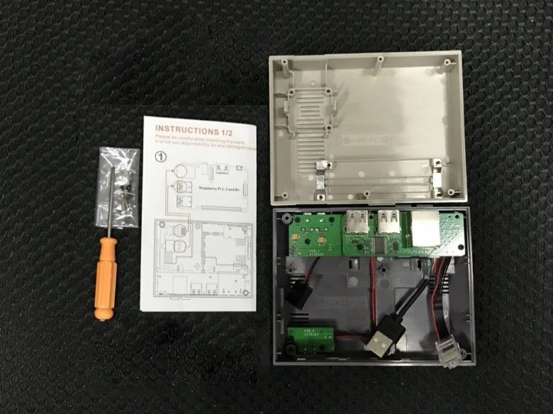 Mini NES NESPI CASE, Retroflag Nespi Case with Cooling Fan Designed for Raspberry Pi 3 / 2 / B+ with 2 Pcs SNES Controllers
Mini NES NESPI CASE, Retroflag Nespi Case with Cooling Fan Designed for Raspberry Pi 3 / 2 / B+ with 2 Pcs SNES Controllers