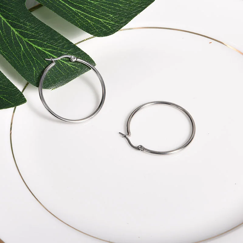 SexeMara Oversize Big Circle Hoop Earrings Set For Women Simple Punk Style Brincos Round Earrings Party Jewelry Gift
SexeMara Oversize Big Circle Hoop Earrings Set For Women Simple Punk Style Brincos Round Earrings Party Jewelry Gift