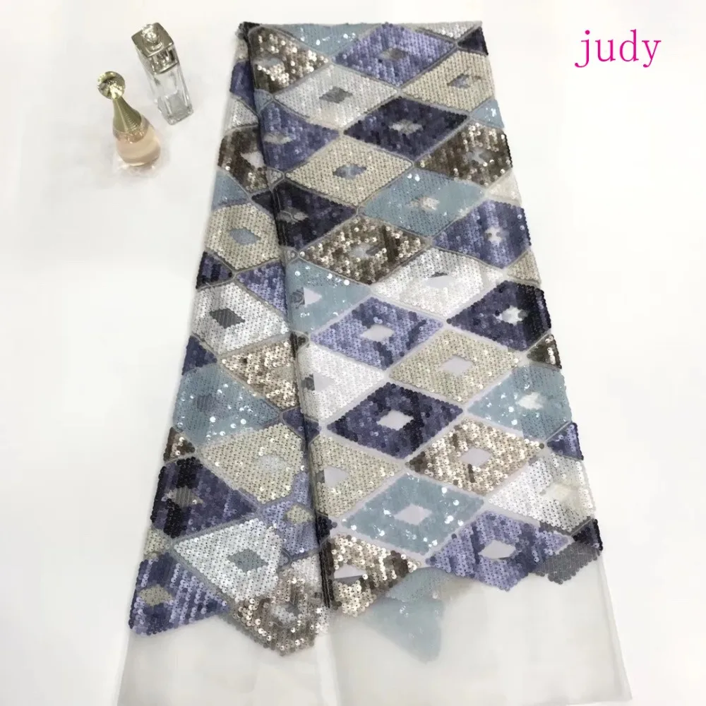 stock 5yards/bag St024# 2 color diamond mixed color sequin embroidery mesh used for fashion dress evening party Free shipping
stock 5yards/bag St024# 2 color diamond mixed color sequin embroidery mesh used for fashion dress evening party Free shipping