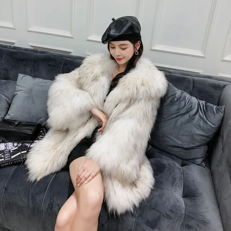 Fox fur knitted jacket New raccoon fur knitted fur coat, long shawl collar and large lapels, autumn and winter 2021
Fox fur knitted jacket New raccoon fur knitted fur coat, long shawl collar and large lapels, autumn and winter 2021