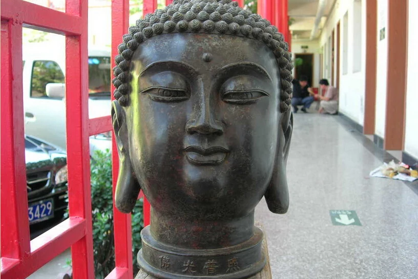 song voge gem S0546 14"Tibet Buddhism Temple copper bronze Sakyamuni Tathagata buddha head statue
song voge gem S0546 14"Tibet Buddhism Temple copper bronze Sakyamuni Tathagata buddha head statue