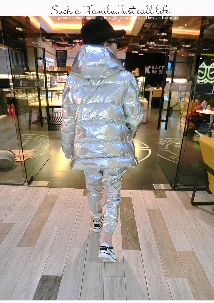 Winter new women's silver Glossy hooded cotton coat parkas fashion sleeve zipper design Hip hop streetwear jacket outwear L1153
Winter new women's silver Glossy hooded cotton coat parkas fashion sleeve zipper design Hip hop streetwear jacket outwear L1153
