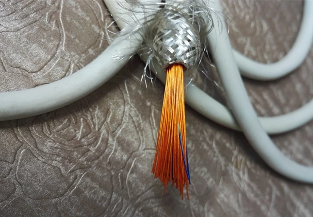 Diy наушники провод Сердце океана экранированный провод серебряное покрытие богини линии
Diy наушники провод Сердце океана экранированный провод серебряное покрытие богини линии