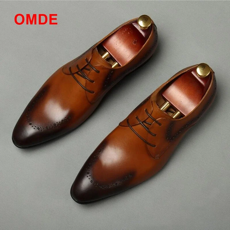 OMDE British Style Pointed Toe Leather Shoes Men Brogue Carved Oxford Formal Shoes Dreathable Lace-up Party Office Wedding Shoes
OMDE British Style Pointed Toe Leather Shoes Men Brogue Carved Oxford Formal Shoes Dreathable Lace-up Party Office Wedding Shoes