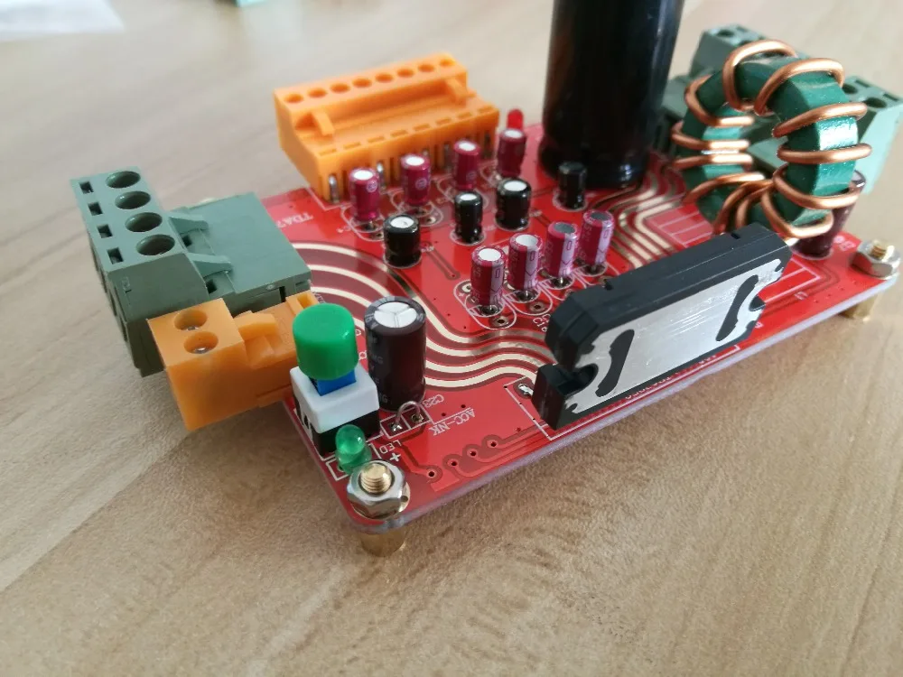 Vehicle power amplifier PCB module TDA7850-V8S 4*50W contains BA3121 (excluding main chip).
Vehicle power amplifier PCB module TDA7850-V8S 4*50W contains BA3121 (excluding main chip).