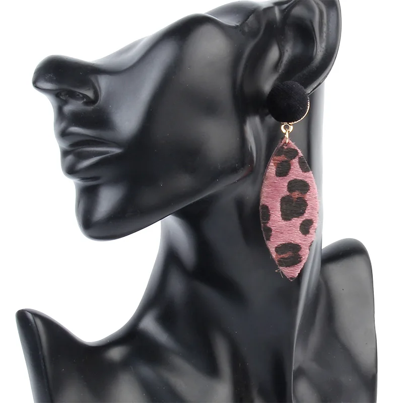 WNGMNGL 2018 Fashion Female Earrings Leopard Print Drop Earring Exaggerated Long Statement Plush Dangle Earrings For Women Gift
WNGMNGL 2018 Fashion Female Earrings Leopard Print Drop Earring Exaggerated Long Statement Plush Dangle Earrings For Women Gift
