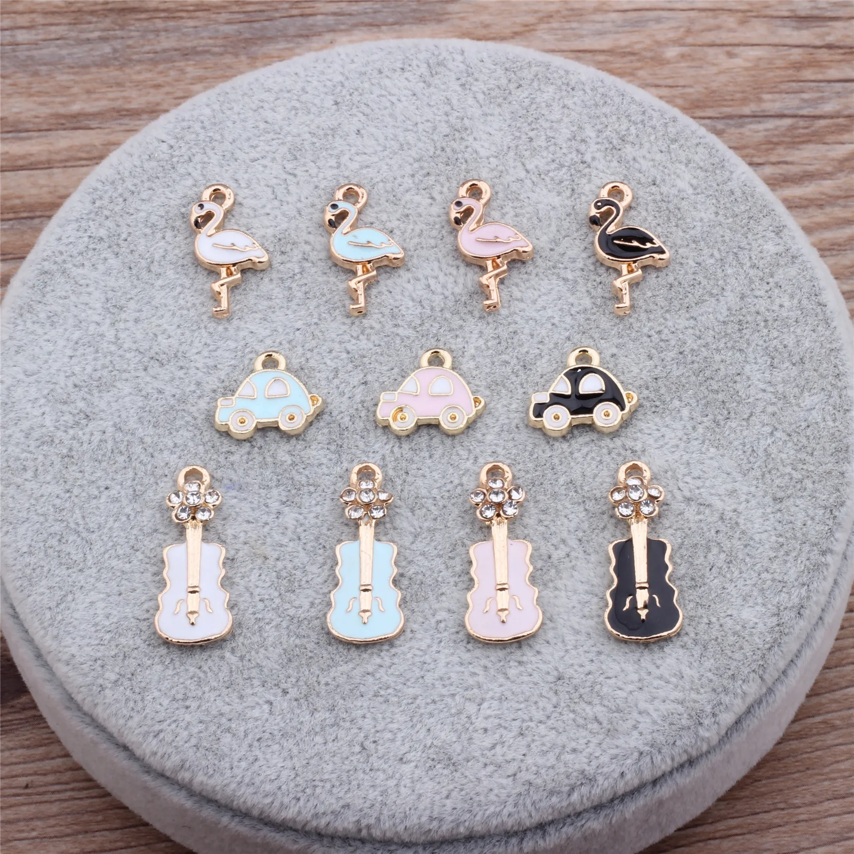 Daisies 10pcs Animal Flamingo Car Violin Enamel Charms Alloy Pendant for Bracelet earring Hair Jewelry Accessory DIY Craft
Daisies 10pcs Animal Flamingo Car Violin Enamel Charms Alloy Pendant for Bracelet earring Hair Jewelry Accessory DIY Craft