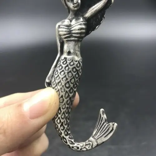Decorative Exquisite Chinese Old Tibetan Silver Copper Hand Carved Mermaid Pendant Statue
Decorative Exquisite Chinese Old Tibetan Silver Copper Hand Carved Mermaid Pendant Statue