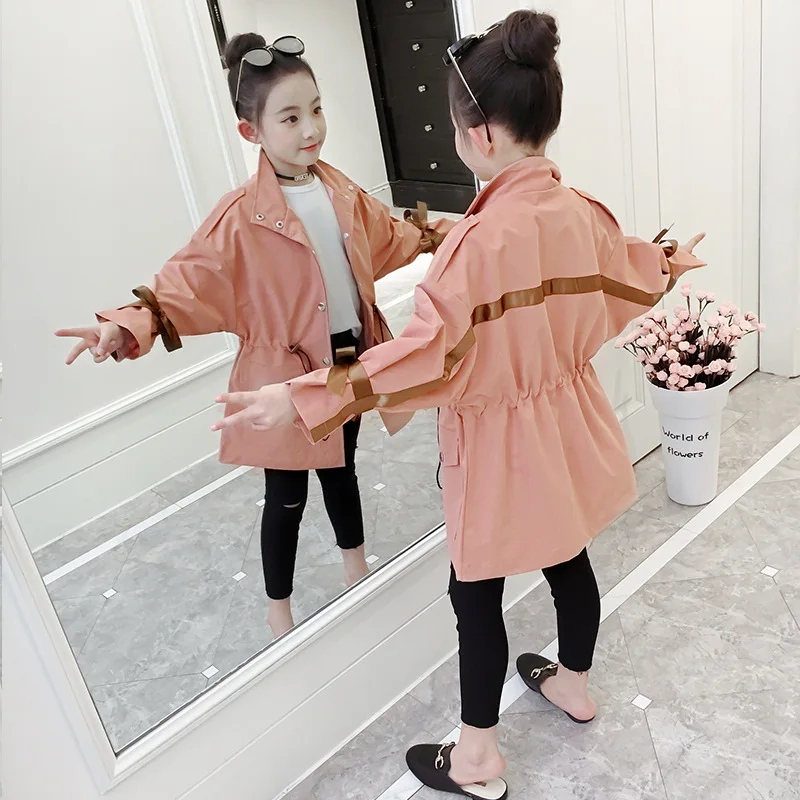 2019 spring new girl fashion windbreaker jacket Girl stitching a bow with a solid color coat Girl spring and autumn waistcoat
2019 spring new girl fashion windbreaker jacket Girl stitching a bow with a solid color coat Girl spring and autumn waistcoat