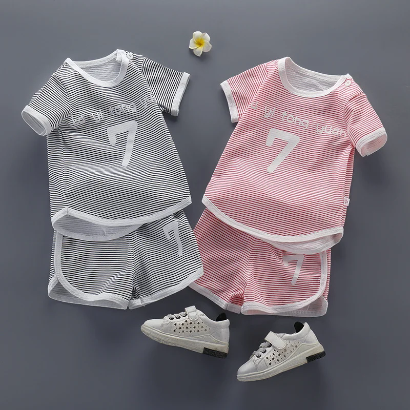 2019 new children's tide short T sleeve two-piece summer baby cotton short sleeve shorts set
2019 new children's tide short T sleeve two-piece summer baby cotton short sleeve shorts set