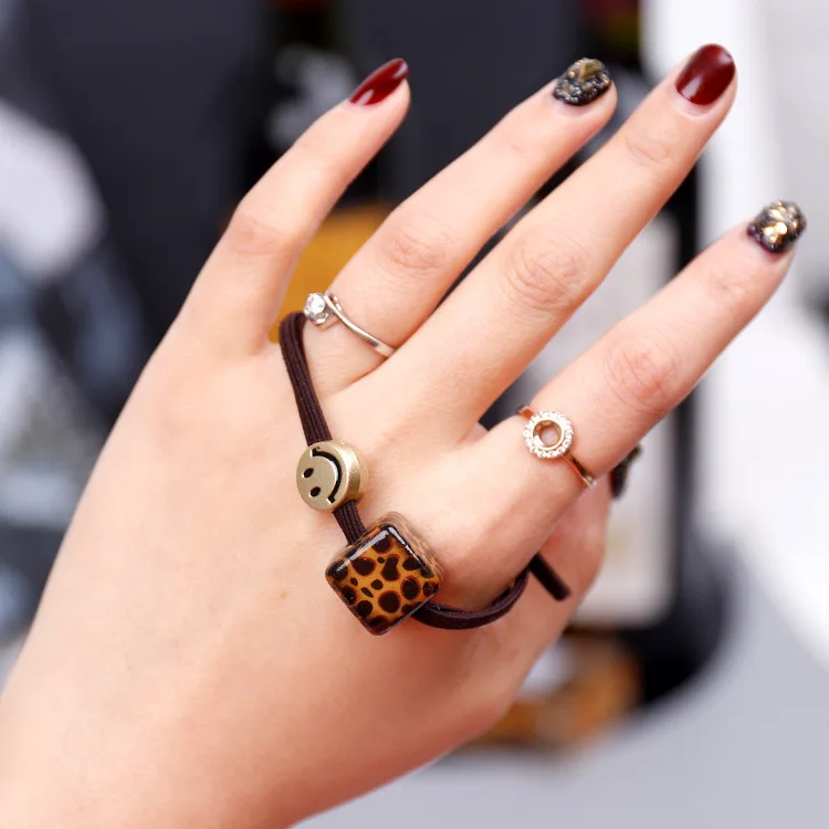 Women Rubber Bands Leopard Acrylic Ball Hair Band Rope Scrunchie Ponytail Holder Lovely Headwear Elastic Hair Accessories
Women Rubber Bands Leopard Acrylic Ball Hair Band Rope Scrunchie Ponytail Holder Lovely Headwear Elastic Hair Accessories