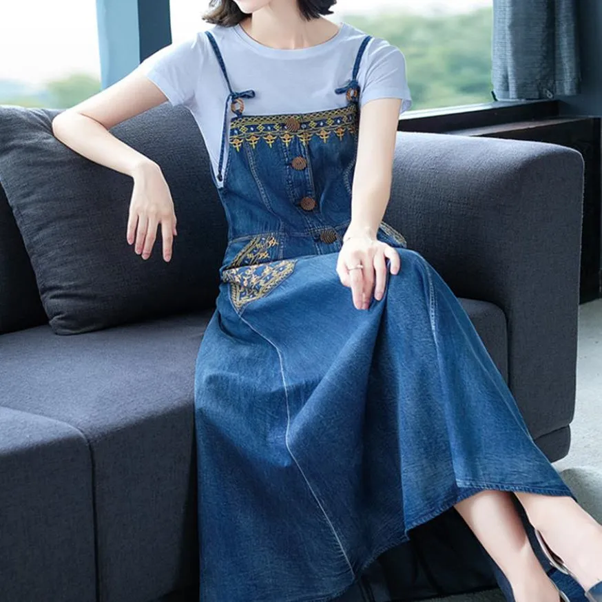 Summer 2022 Denim Women Dress spaghetti strap Vintage Embroidered single breasted long dress
Summer 2022 Denim Women Dress spaghetti strap Vintage Embroidered single breasted long dress