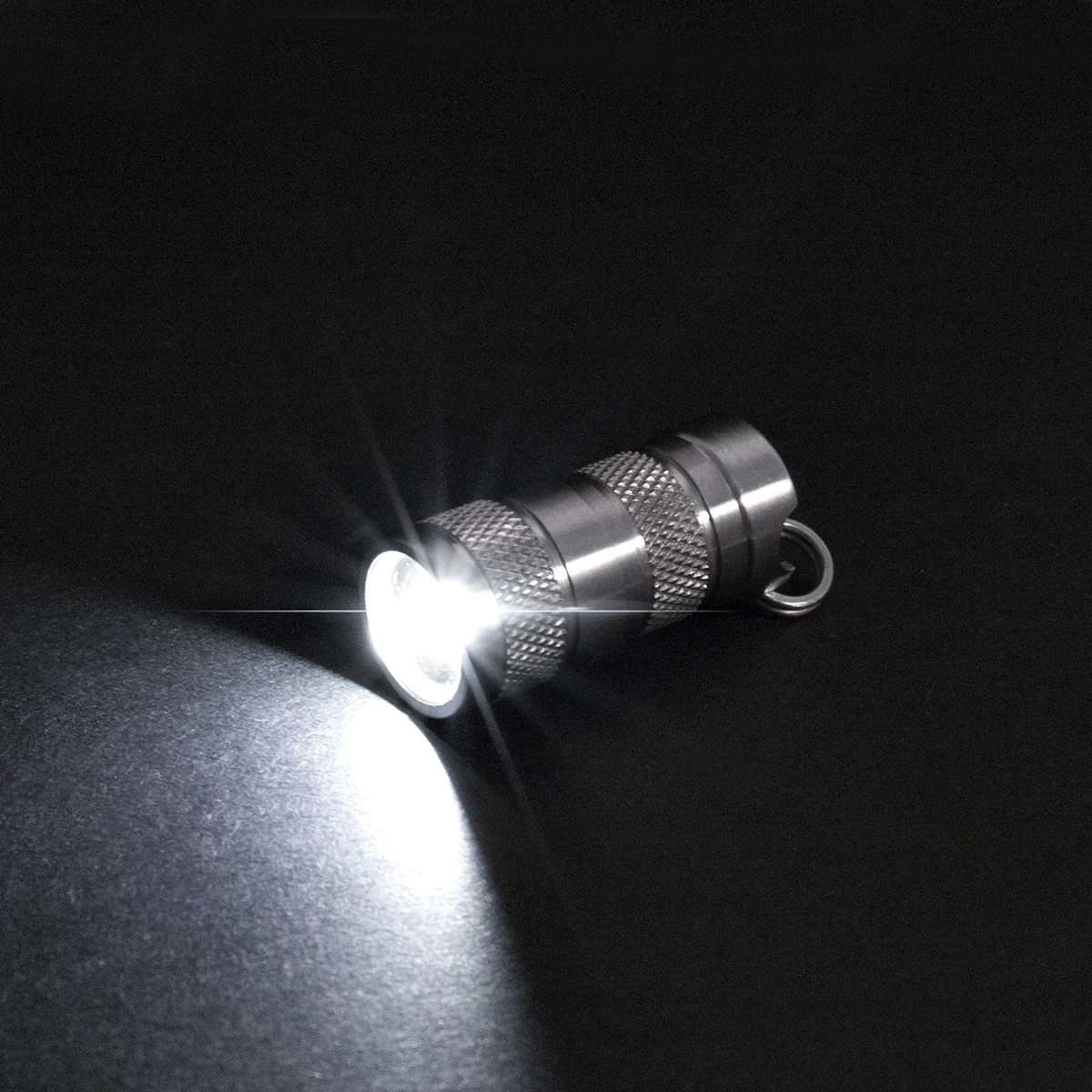 Jiguoor SPY 10180 XP-G2 Tiny LED Flashlight Tiny Light Weight Cool White Led Flashlight +10180 battery+Tritium tube slot As gift
Jiguoor SPY 10180 XP-G2 Tiny LED Flashlight Tiny Light Weight Cool White Led Flashlight +10180 battery+Tritium tube slot As gift